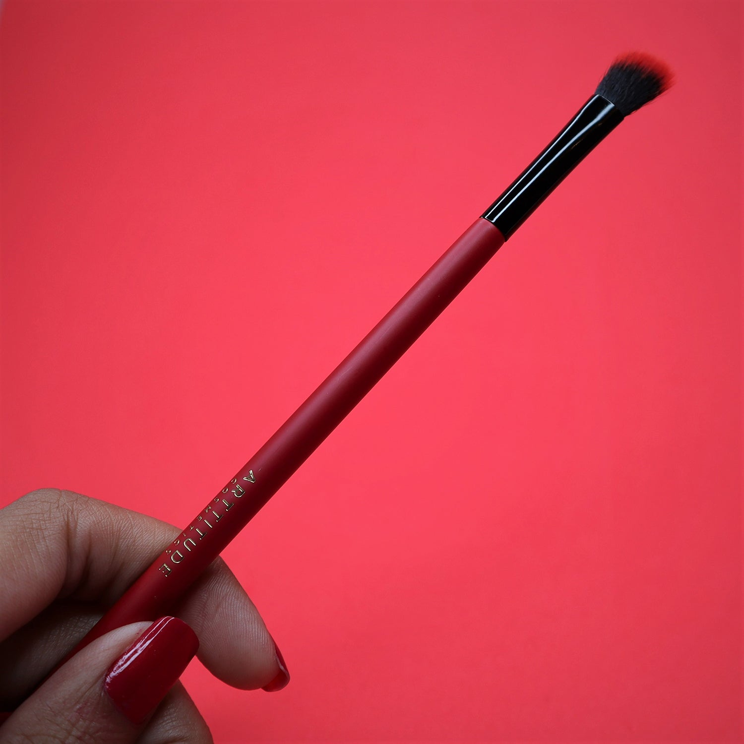 Angled Fluffy Eyeshadow Brush