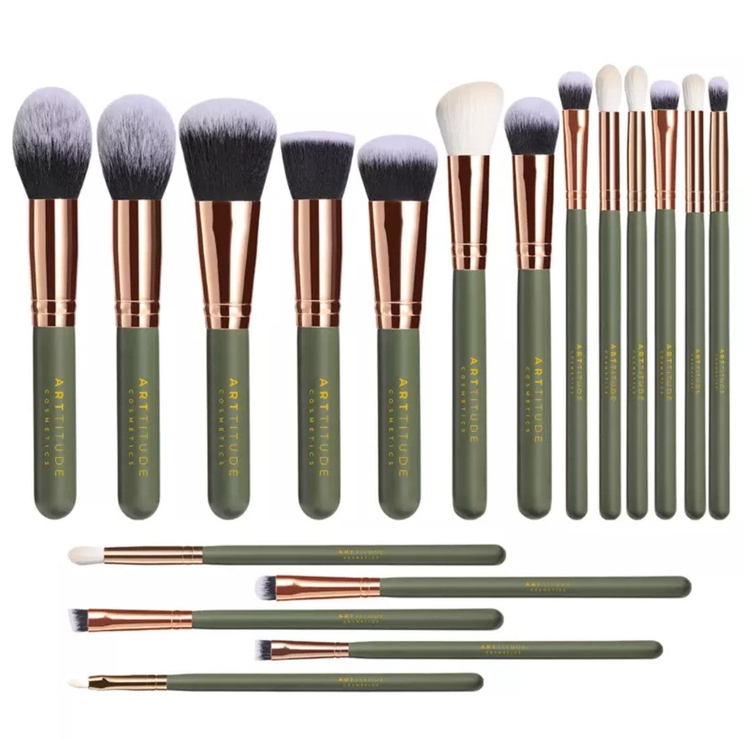 LUXE Make-Up Brush Set - 18 Piece