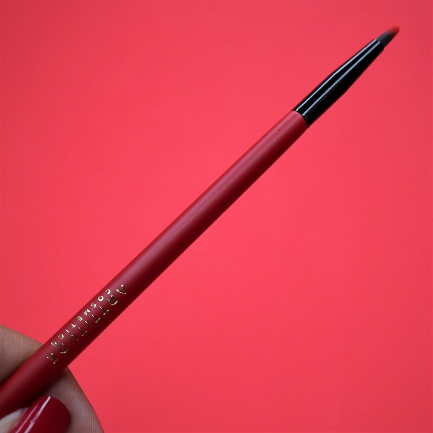 Pointed Precision Multi-Tasking Make-Up Brush