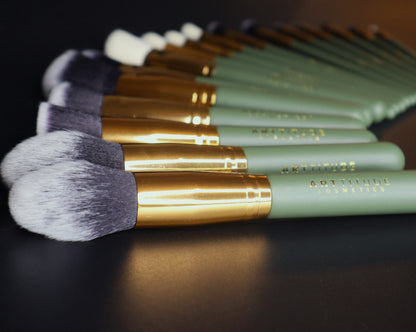 LUXE Make-Up Brush Set - 18 Piece